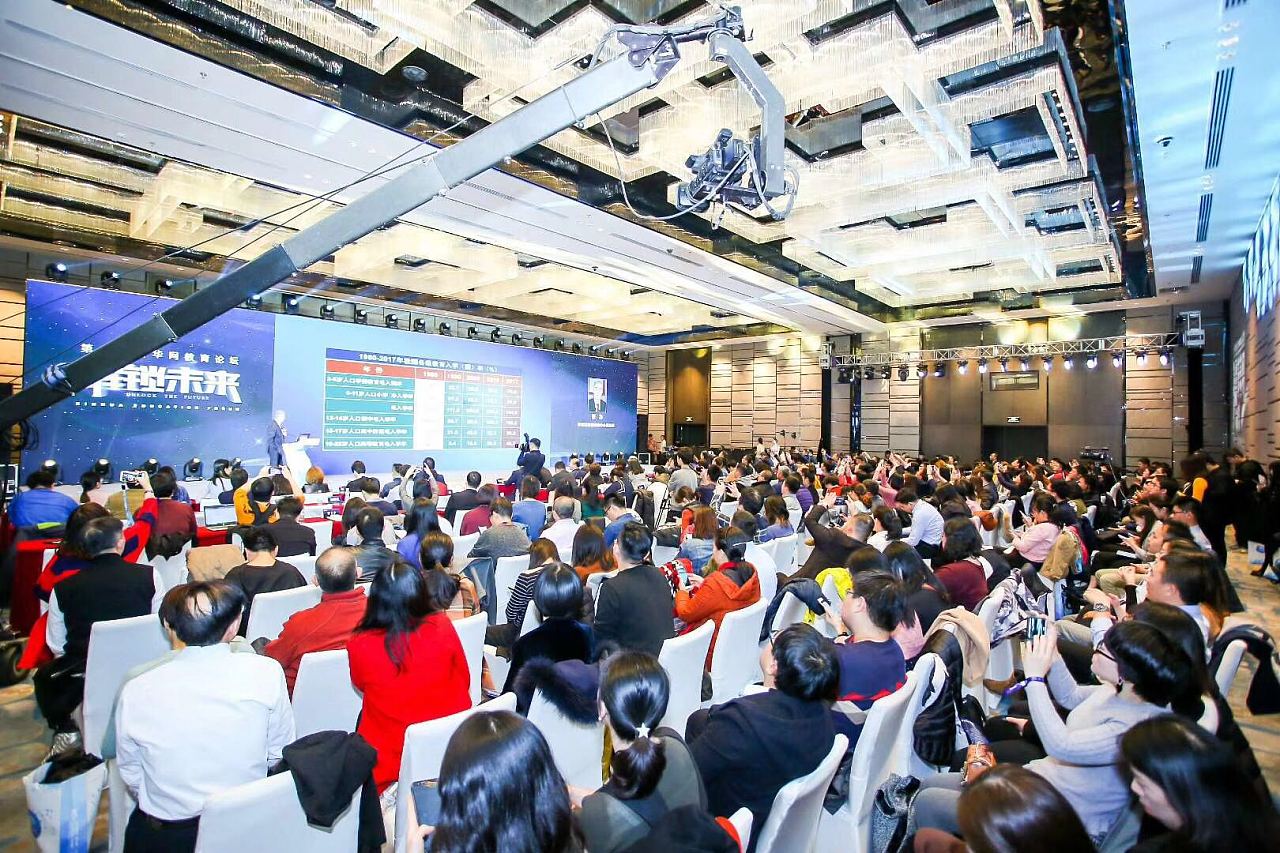 會展服務(wù)的核心 展臺設(shè)計如何成為品牌傳播的藝術(shù)